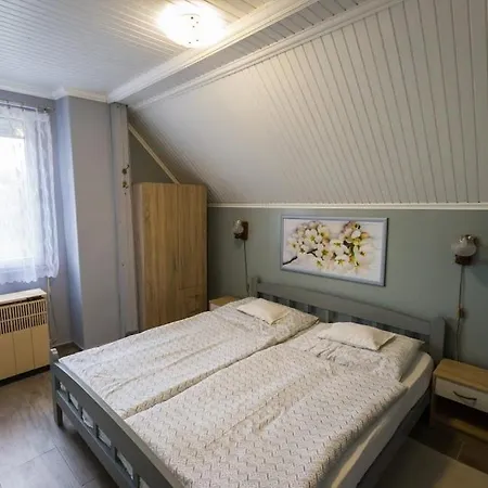 Joli Guesthouse Ordacsehi Exterior photo